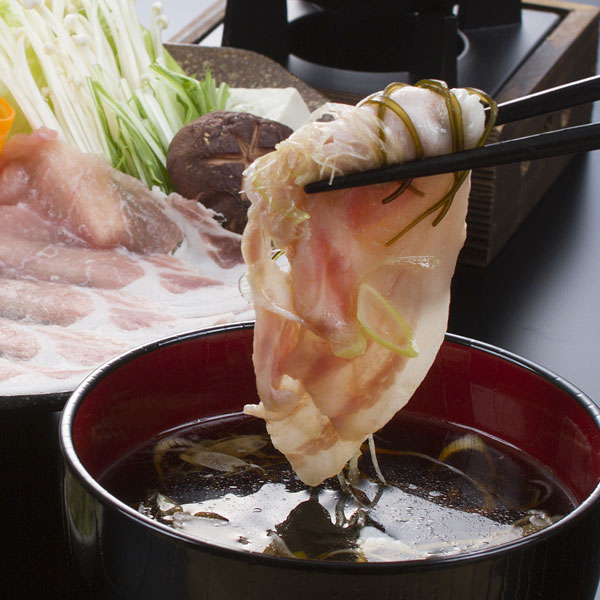 【12240】日本の米育ち金華豚ロース 二つの味わい しゃぶ鍋ギフト(600g)JHS-40[冷凍便]
