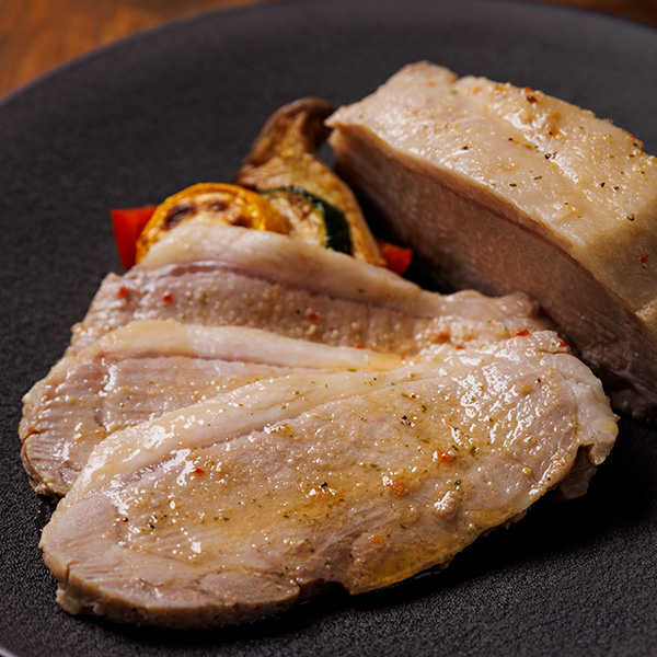 日本の米育ち三元豚ローストポーク(440g) [冷凍便]