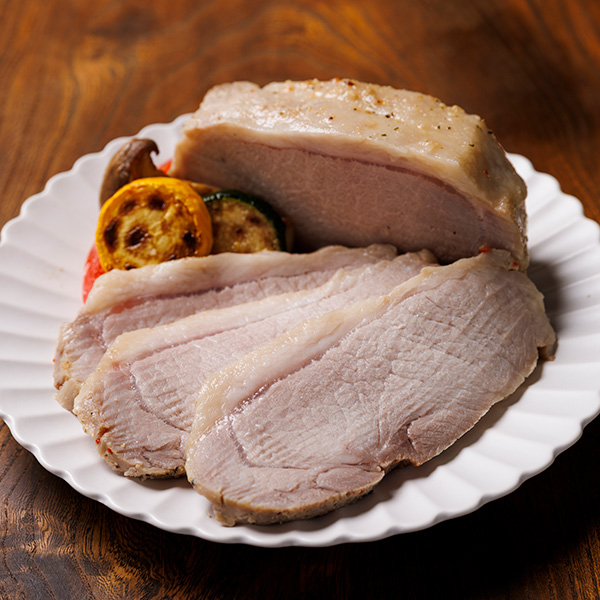日本の米育ち三元豚ローストポーク(440g) [冷凍便]