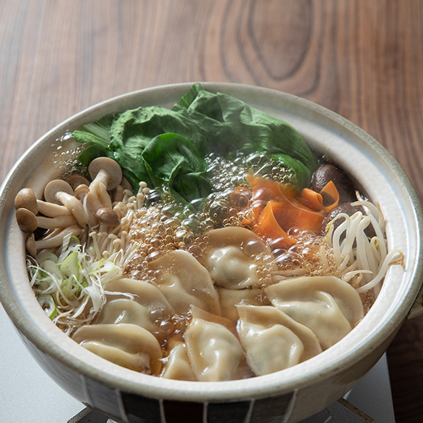 【５％OFF】寒い夜でもぽかぽか！ 金華豚切出し＋水ぎょうざのつゆ鍋セット [冷凍便]